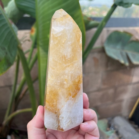 Golden Healer Crystal Tower - Picture 4 of 10